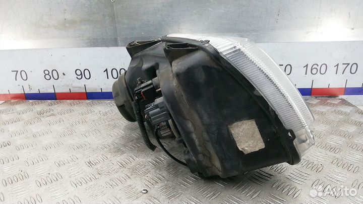 Фара Chrysler 300C (2004-2011)