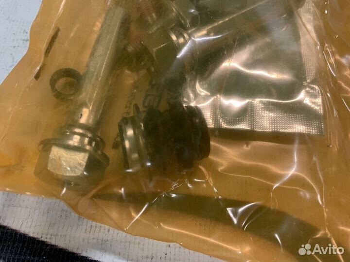 Ремкомплект направляющих суппорта Toyota Rav4