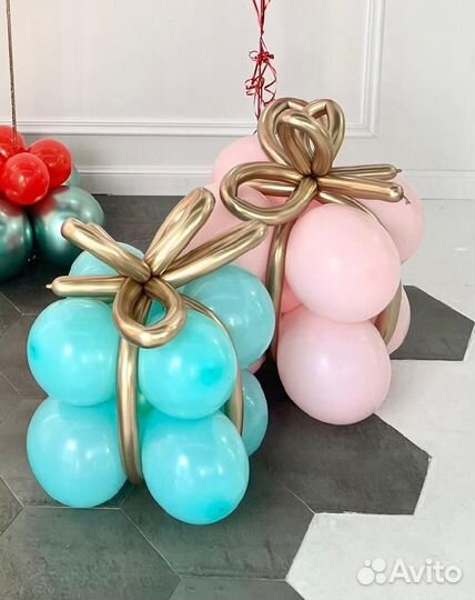 Подарок новогодний из шаров голубой