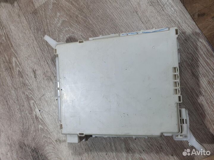 Блок предохранителей салона 82730-0K520 toyota Hil