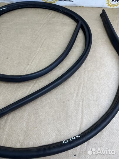 Уплотнитель капота Audi A3 8P 2006