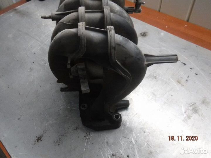 Коллектор впускной Renault Logan K7J 2009