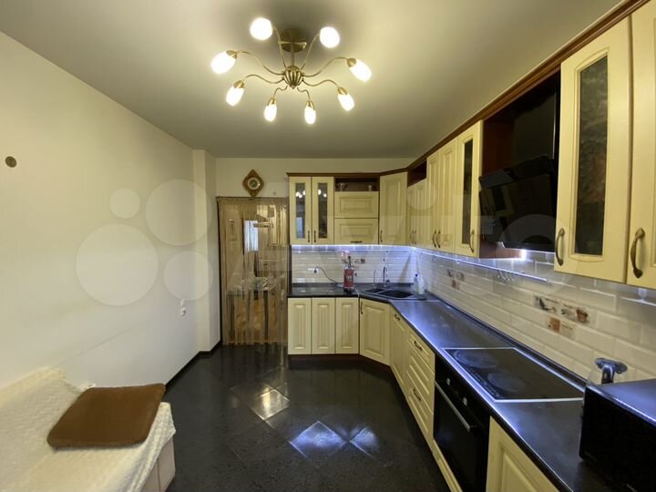 2-к. квартира, 66,9 м², 17/17 эт.