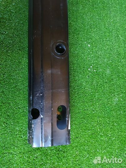 Усилитель бампера передний Toyota Camry