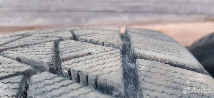 Bridgestone Blizzak DM-V2 235/60 R18 107