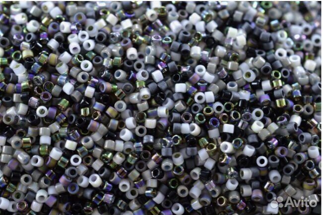 Бисер Miyuki delica белый, нитки Silamide