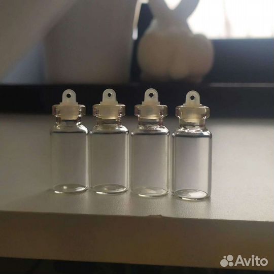 Декоративные малюсенькие стеклянные банки