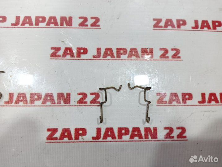 Зажим тормозных колодок задний Mitsubishi