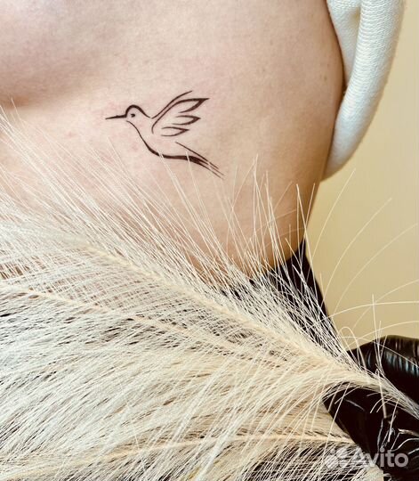 Модель на мини тату