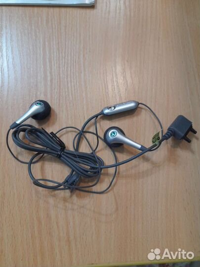 Наушники sony ericsson s500i новые
