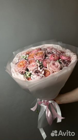 Букет цветов. Сборный букет из диантусов и розы