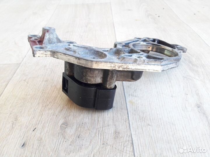 Крышка головки блока передняя Mercedes W211