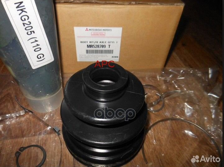 Пыльник шруса передней полуоси внутренный mr528