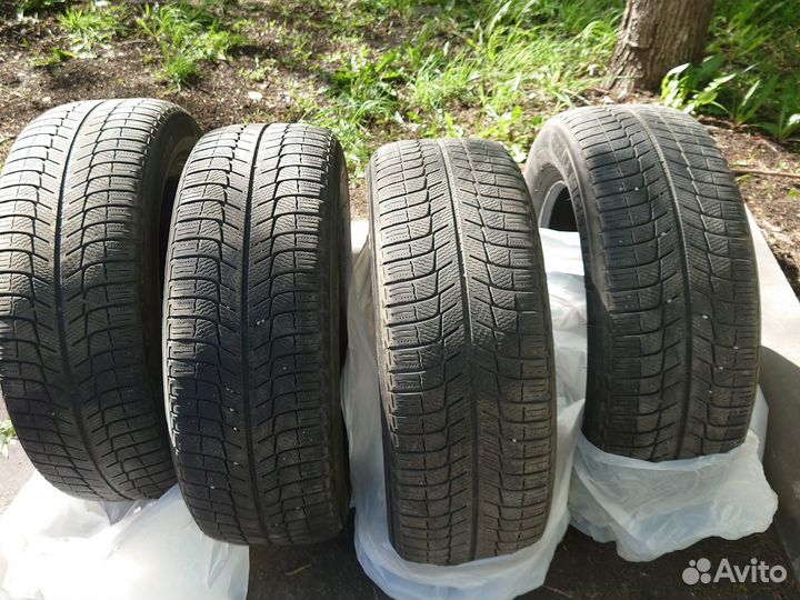 Michelin X-Ice 225/60 R17 99H