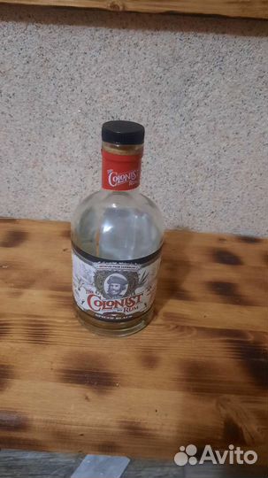 Пустые бутылки из под виски