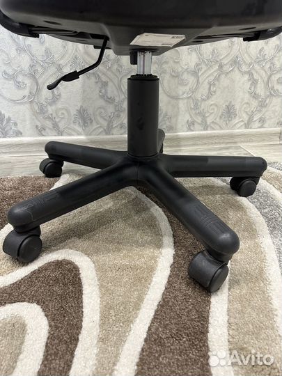 Продаю компьютерное кресло