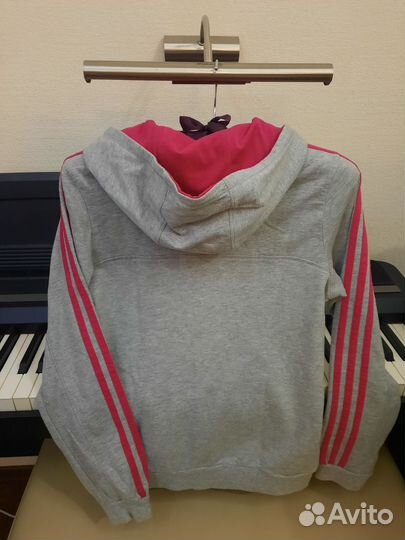 Спортивная кофта рост 152