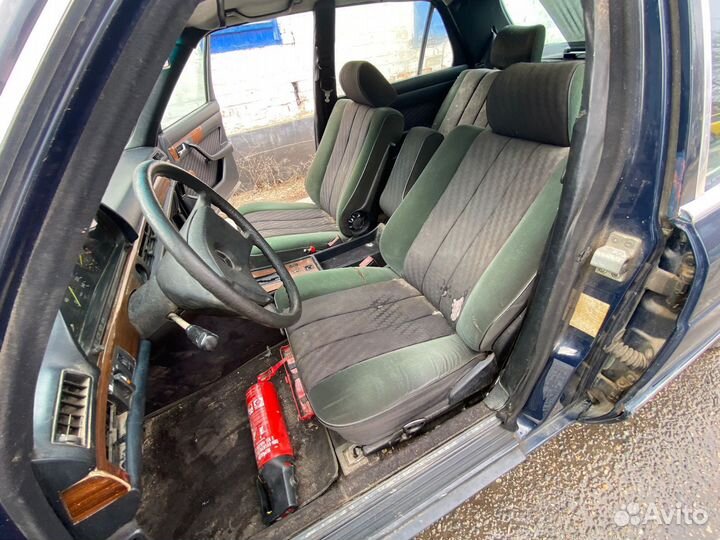 Сиденья передние Mercedes W126