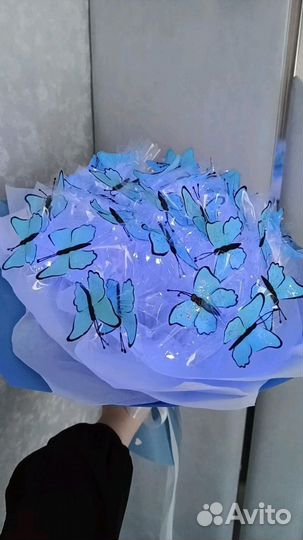 Букет из бабочек с огоньками