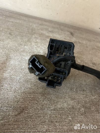 Переключатель поворотов Nissan Largo W30