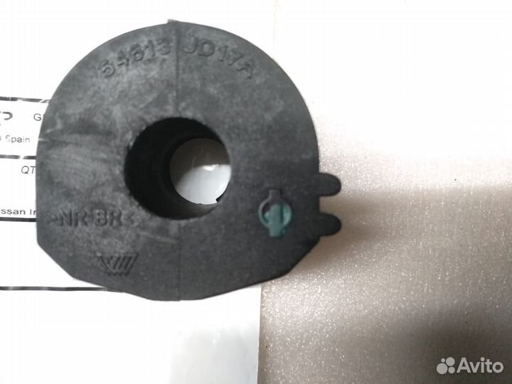 Втулка стабилизатора Nissan qashqai 54613JD17A