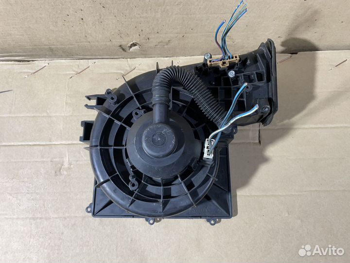 Моторчик печки Nissan Almera N16 / Primera P12