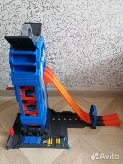 Парковка гараж хот вилс