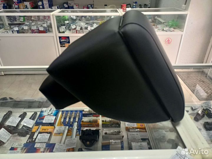 Подлокотник Kia Rio IV с 2017г вставка в подстакан