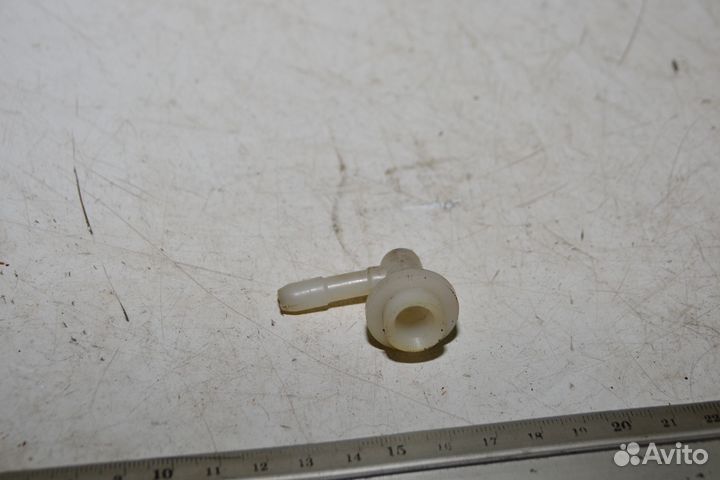 Штуцер ваз-2121 (пластмасс) гтц; гцс