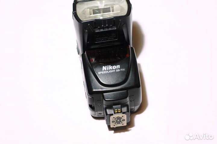 Nikon D90 + 18-105mm + SB-700