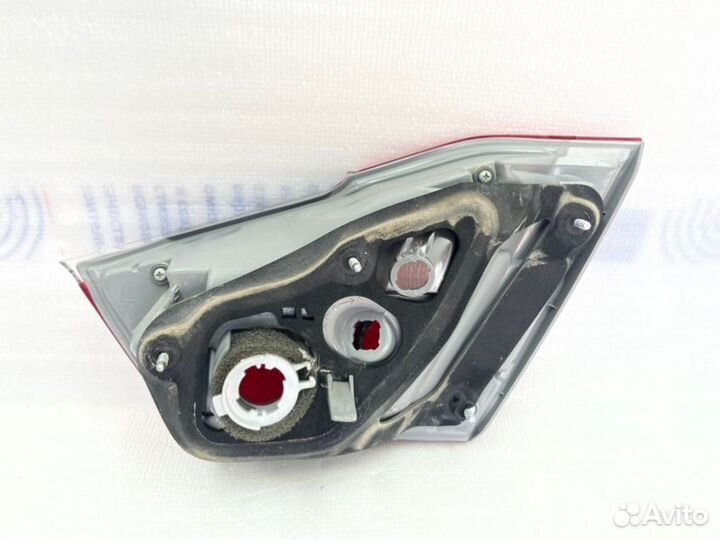 Фонарь внутренний задний левый Toyota Camry V50