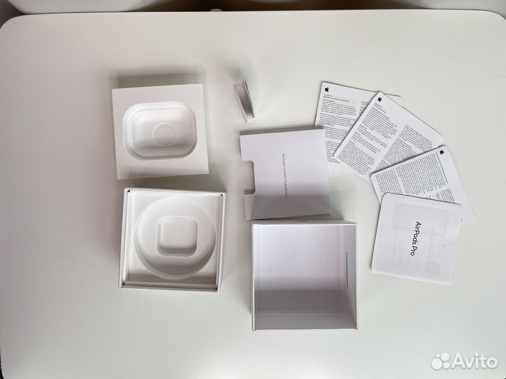 Коробка для наушников Apple AirPods Pro