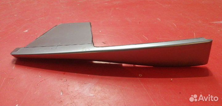 Накладка центральной консоли передняя правая