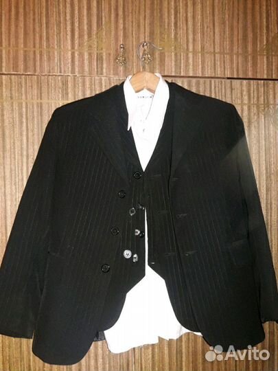 Пиджак и жилет.для школьника.одевали 1 раз