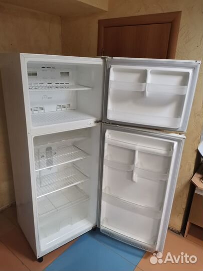 Холодильник daewoo