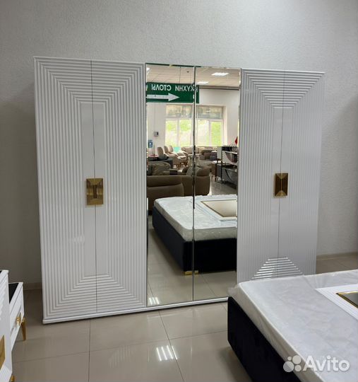 Спальный гарнитур