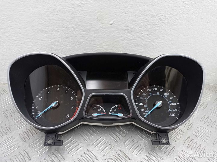 Щиток приборов, Ford Escape 2013