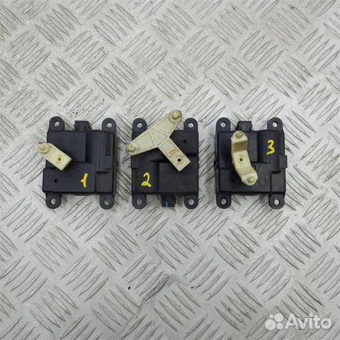 Моторчик заслонки печки Nissan Almera Classic B10