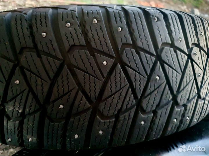 Зимние шины на дисках 205 55 r16 шипы Goodyear