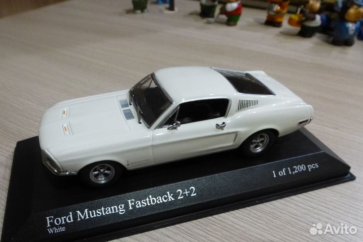 Ford Mustang (minichamps)
