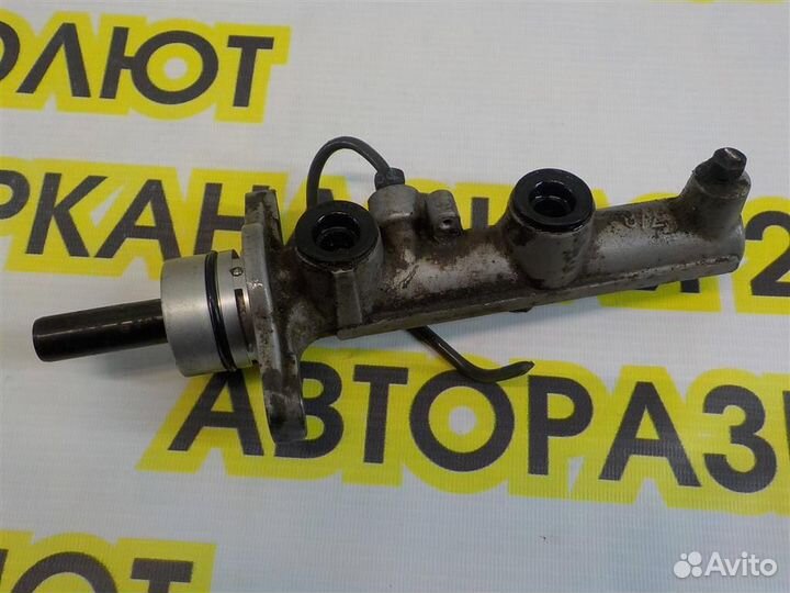 Цилиндр тормозной главный Toyota Camry XV30 2001