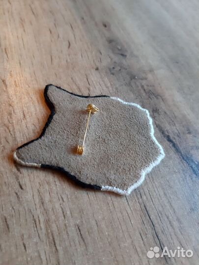 Вышивка гладью,брошки-подвески