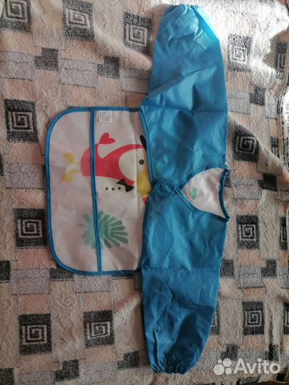 Нагрудник с рукавами