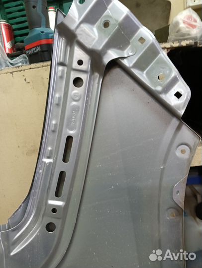 Крыло левое