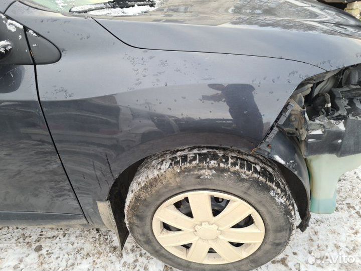 Крыло переднее правое Renault Fluence седан M4R