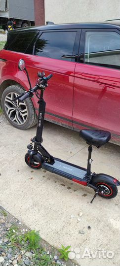 Электрический самокат с сиденьем