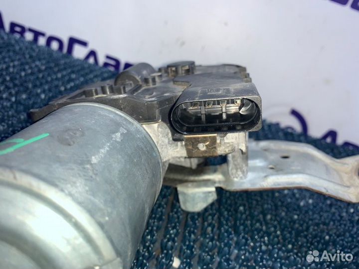 Мотор стеклоочистителя Volkswagen Passat