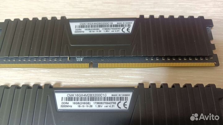 Оперативная память Corsair ddr4 16gb (2х8)