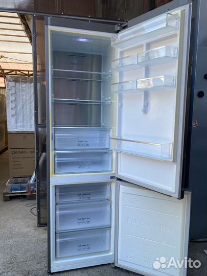 Холодильник Samsung RB37J5261SA