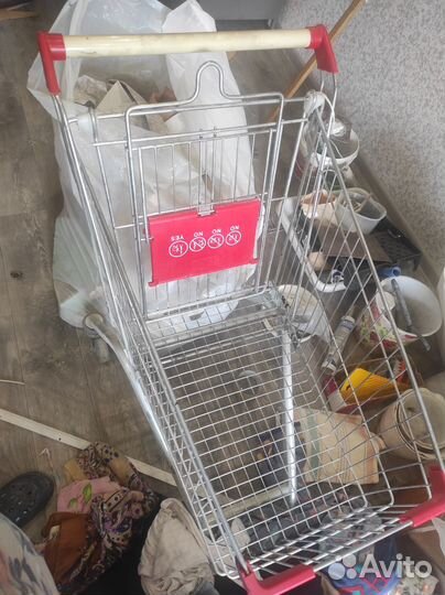 Тележка магазинная